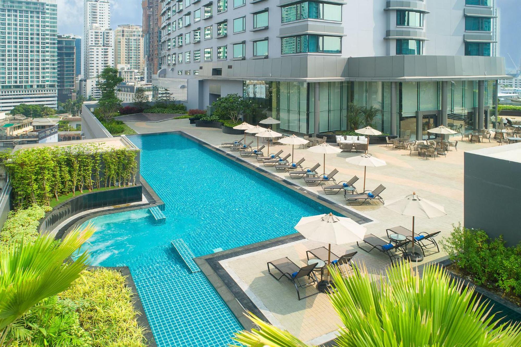 Hotel Nikko Bangkok Extérieur photo The swimming pool at the hotel